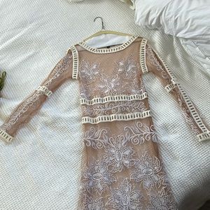 BEAUTIFUL dress! Perfect condition only worn 3 times! Slip not included.